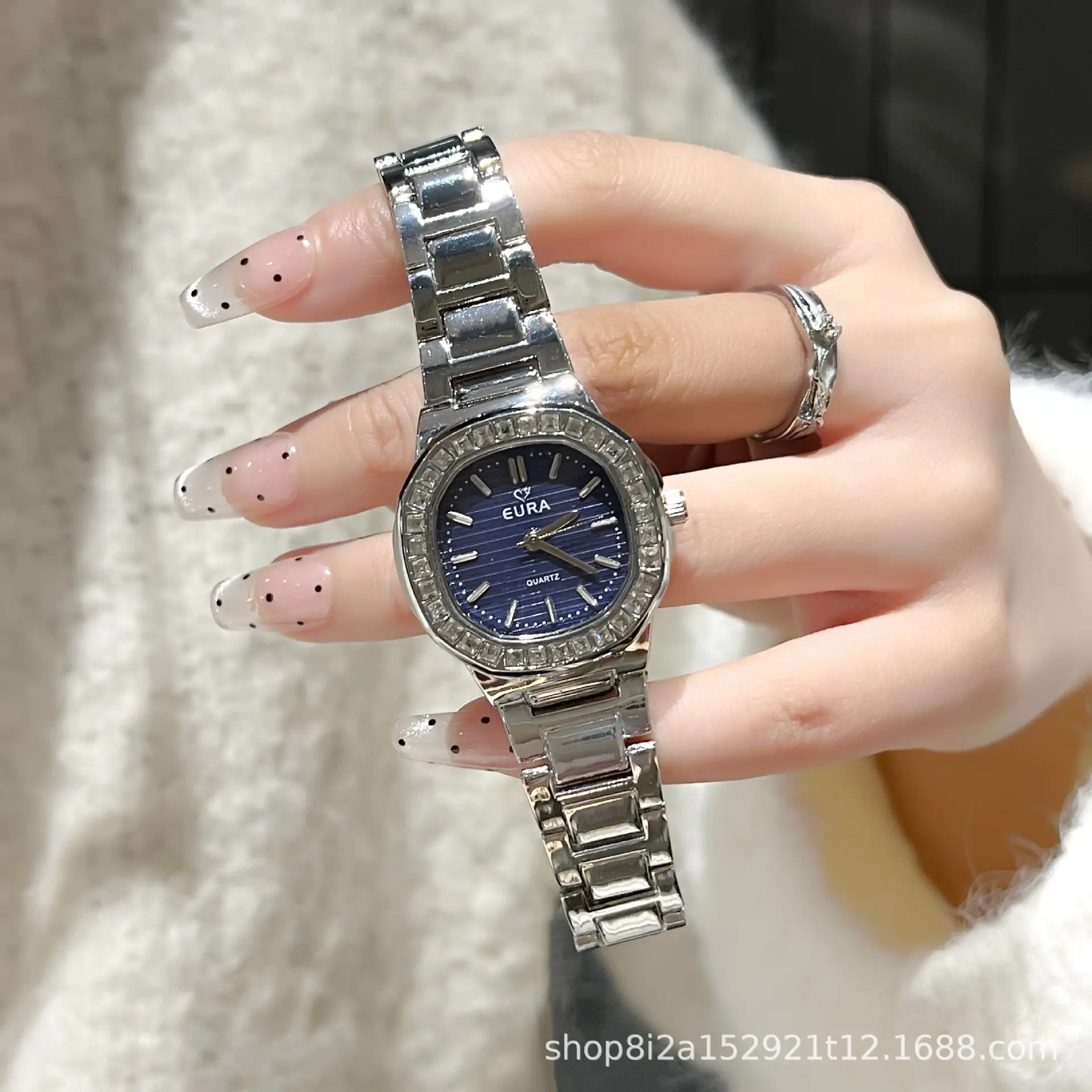 AliExpress Fashion Watch for Women Alloy Steel Square Design - Image 2