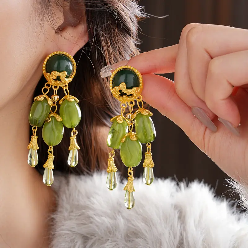 Middle Ancient vintage Silver Needle Diamond Pearl Earrings Vintage Elegant Earrings Light Luxury High-end Personalized Earrings for Women — feature 17