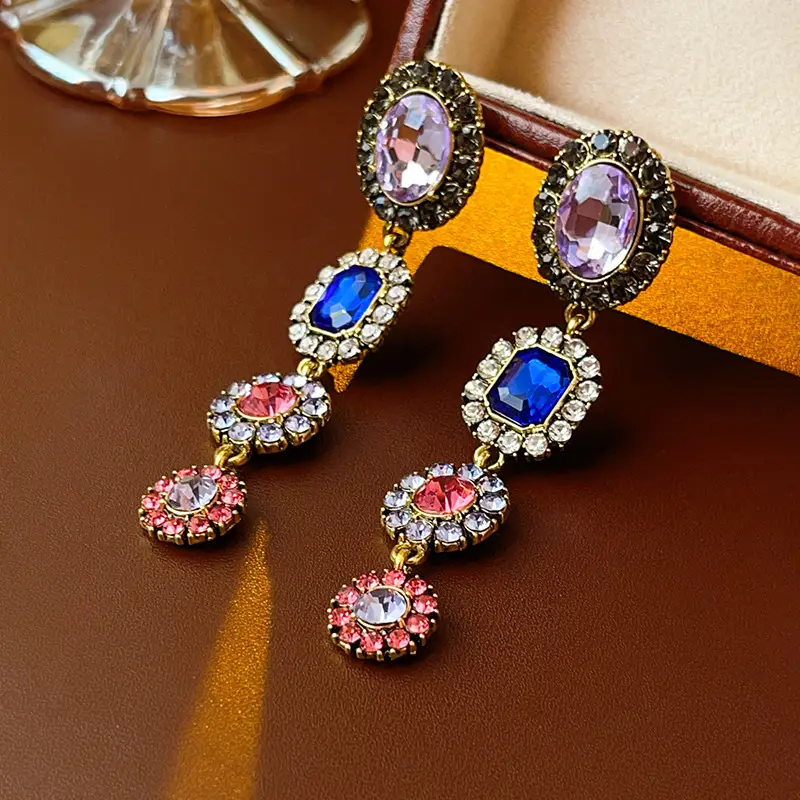 Middle Ancient vintage Silver Needle Diamond Pearl Earrings Vintage Elegant Earrings Light Luxury High-end Personalized Earrings for Women — feature 21