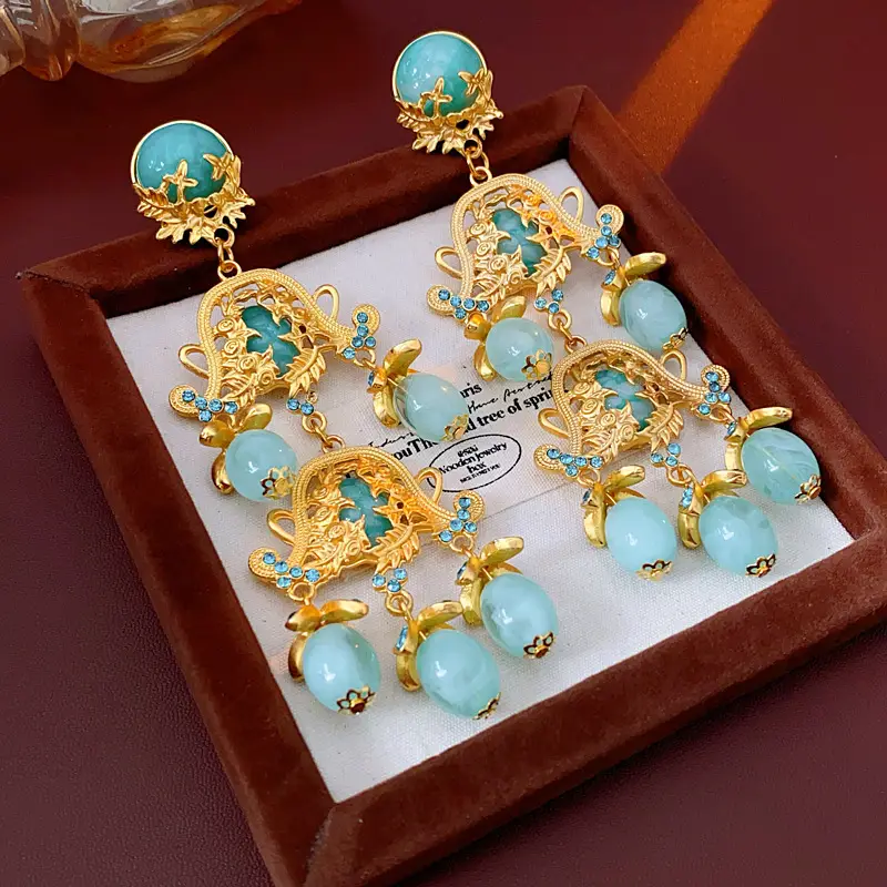 Middle Ancient vintage Silver Needle Diamond Pearl Earrings Vintage Elegant Earrings Light Luxury High-end Personalized Earrings for Women