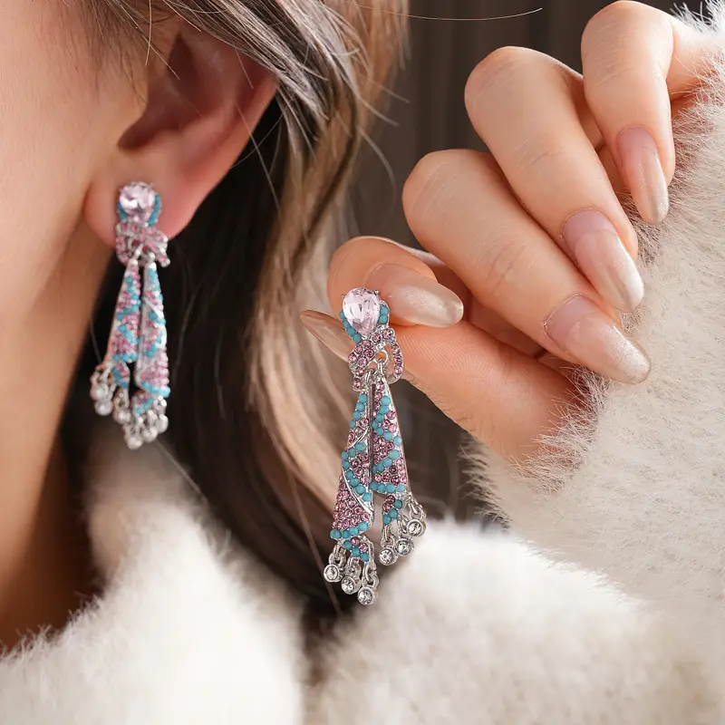 Middle Ancient vintage Silver Needle Diamond Pearl Earrings Vintage Elegant Earrings Light Luxury High-end Personalized Earrings for Women