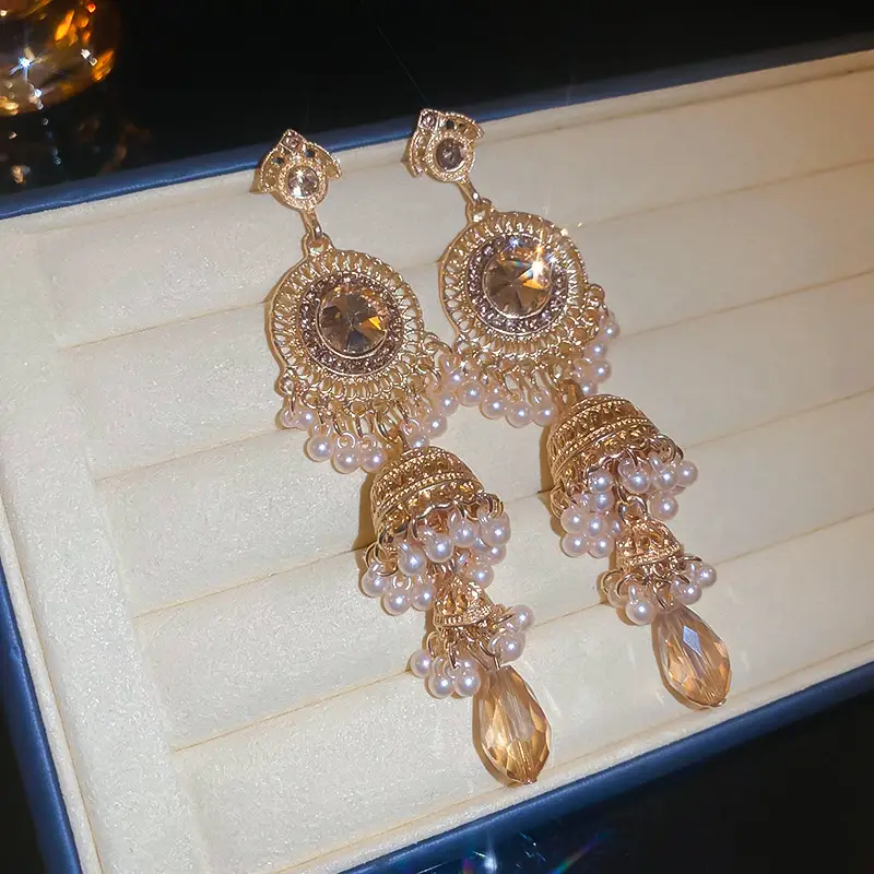 Middle Ancient vintage Silver Needle Diamond Pearl Earrings Vintage Elegant Earrings Light Luxury High-end Personalized Earrings for Women