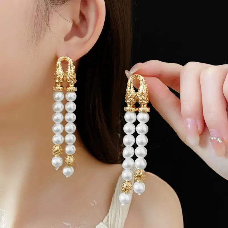 Middle Ancient vintage Silver Needle Diamond Pearl Earrings Vintage Elegant Earrings Light Luxury High-end Personalized Earrings for Women