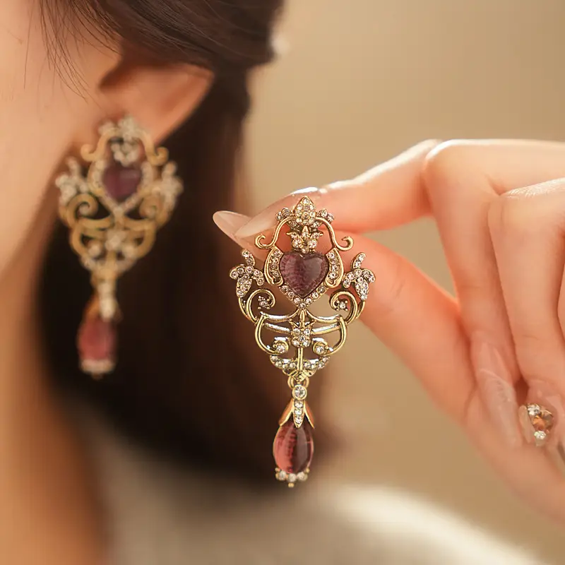 Middle Ancient vintage Silver Needle Diamond Pearl Earrings Vintage Elegant Earrings Light Luxury High-end Personalized Earrings for Women