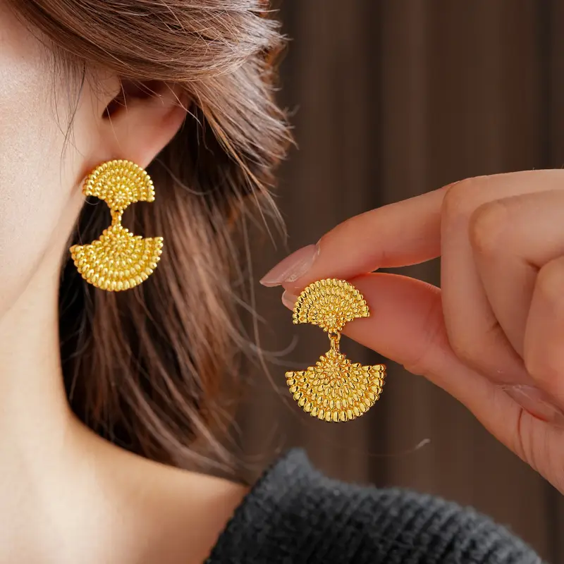 Middle Ancient vintage Silver Needle Diamond Pearl Earrings Vintage Elegant Earrings Light Luxury High-end Personalized Earrings for Women