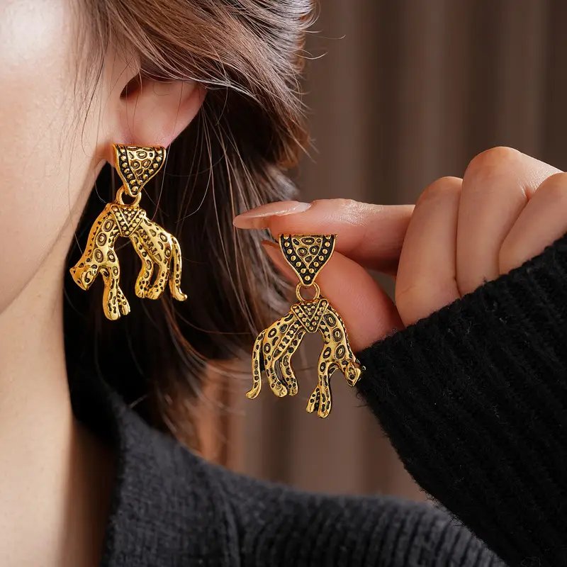 Middle Ancient vintage Silver Needle Diamond Pearl Earrings Vintage Elegant Earrings Light Luxury High-end Personalized Earrings for Women