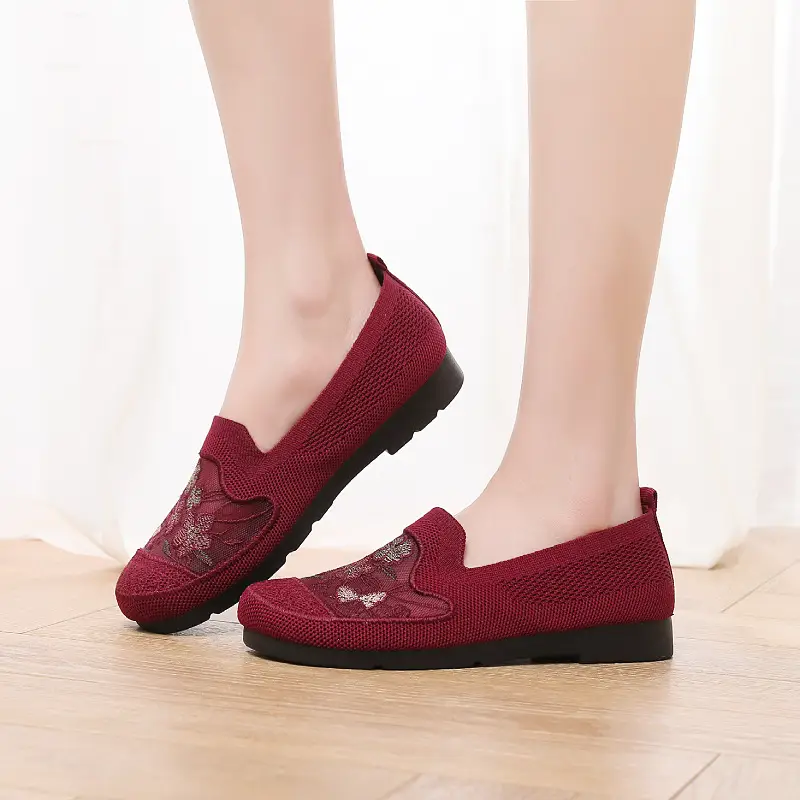 New Middle-aged and Elderly Mother's Shoes Mesh Shoes Non-slip Soft Sole Comfortable Slip-on Shoes Old Beijing Cloth Shoes Women's Casual Shoes - Image 6