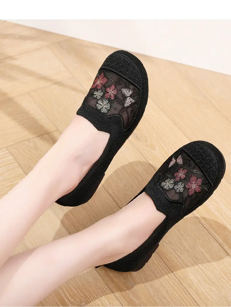 New Middle-aged and Elderly Mother's Shoes Mesh Shoes Non-slip Soft Sole Comfortable Slip-on Shoes Old Beijing Cloth Shoes Women's Casual Shoes — feature 11