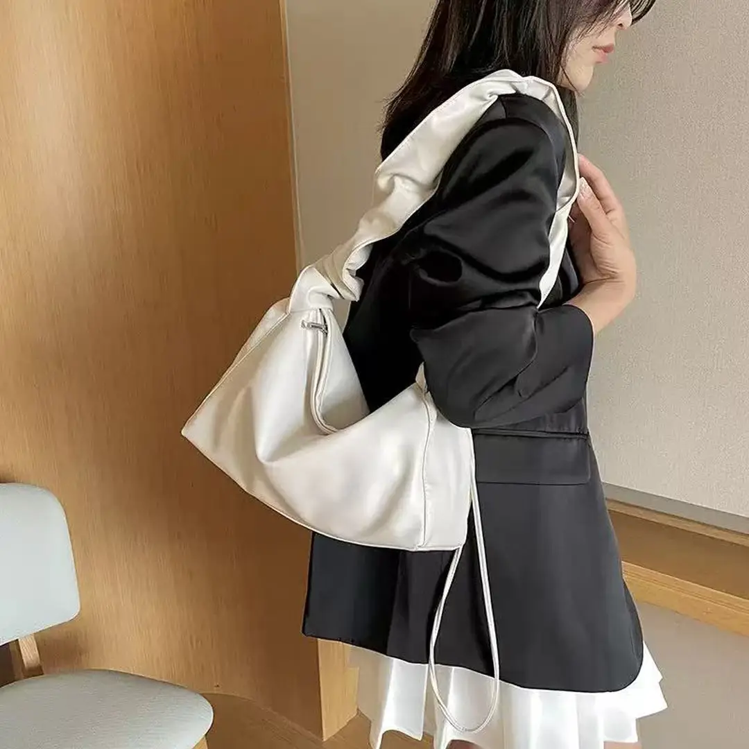 2025 Women's Large Capacity Underarm Bag White Black — feature 3