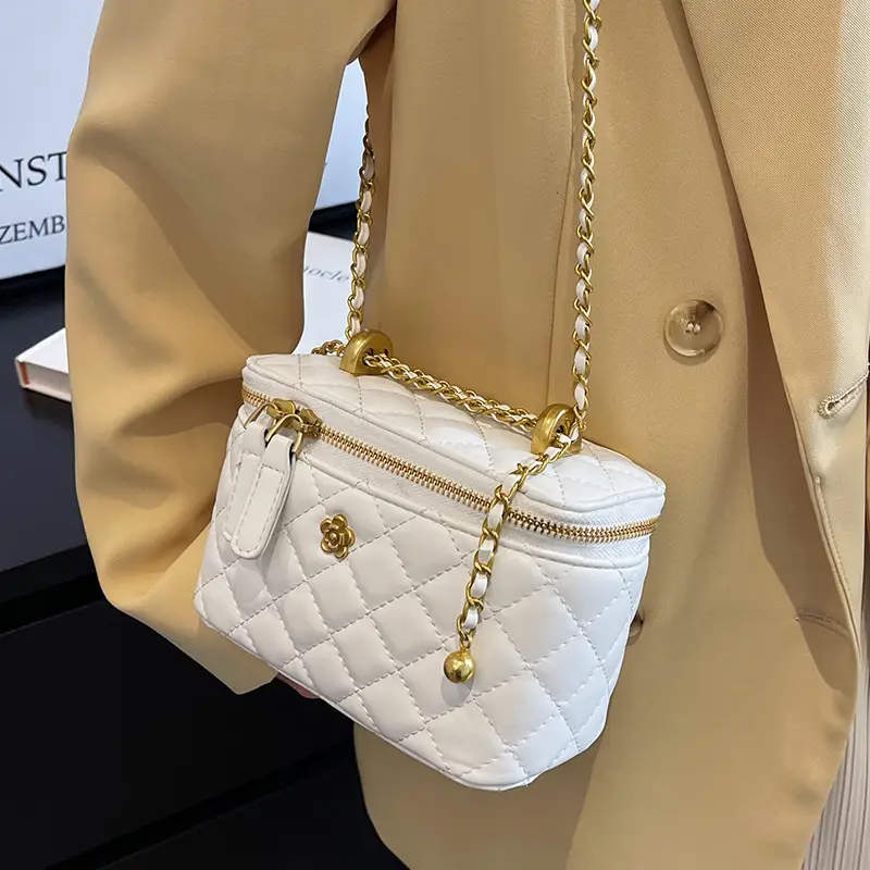 White Quilted Chain Shoulder Bag for Women 2026 - Image 10