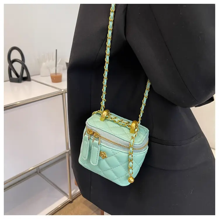 White Quilted Chain Shoulder Bag for Women 2026 — feature 13
