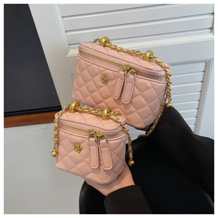 White Quilted Chain Shoulder Bag for Women 2026 — feature 28
