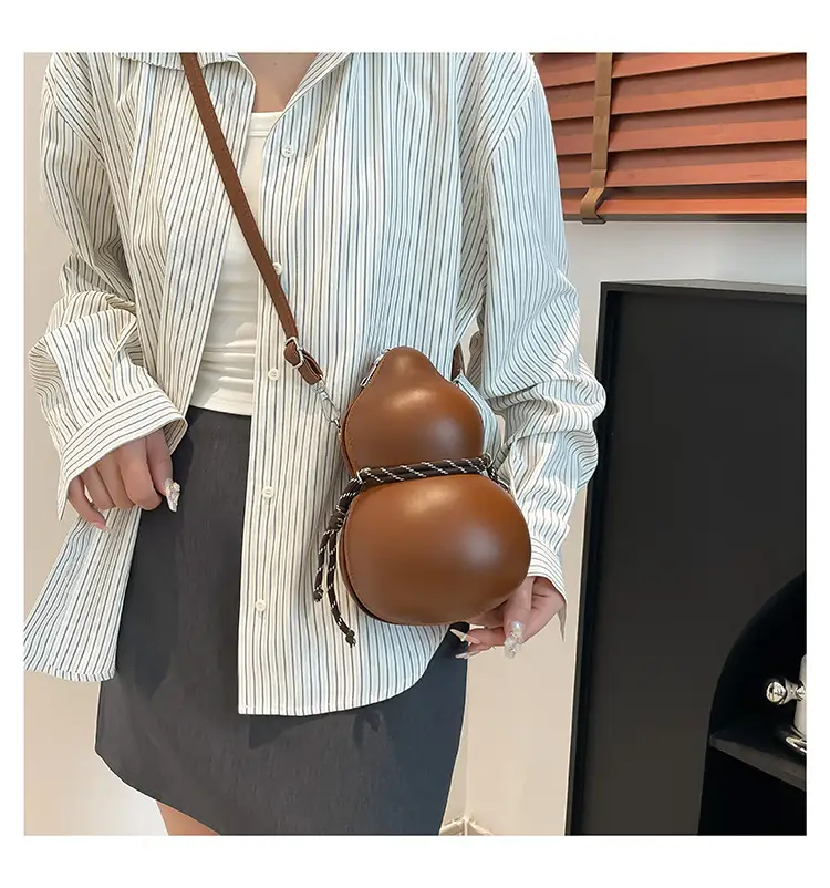 New Wine Gourd Crossbody Bag for Women 2025 — feature 17