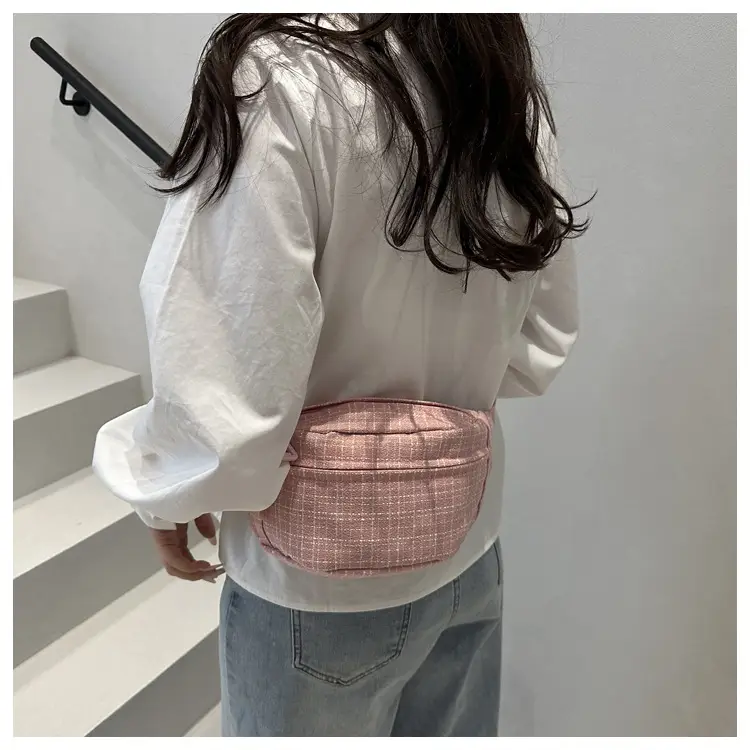 Women's Lightweight Crossbody Chest Bag with Adjustable Strap — feature 13