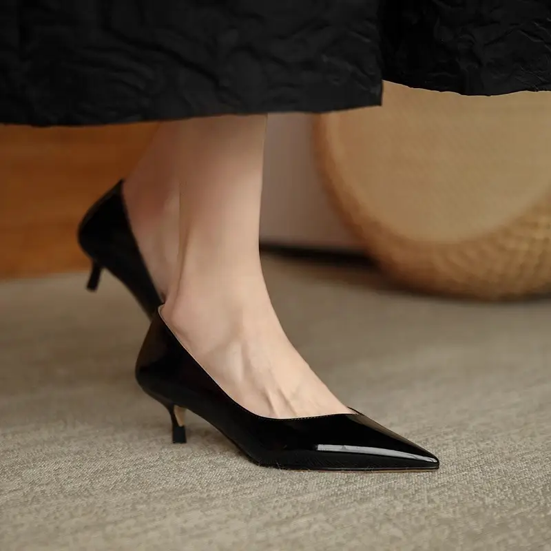 2026 New Style Soft Leather Work Shoes, Mid-Heel Patent Leather Pointed Toe Low-Heeled Single Shoes, Women's Shallow High-Heeled Shoes, Women's Spring and Autumn Stiletto Heels