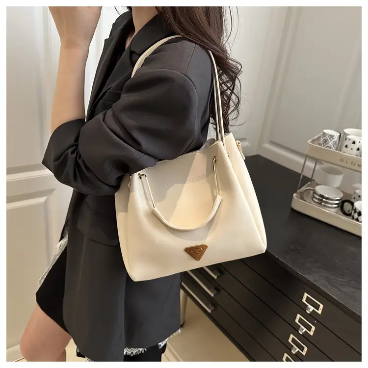 Women's 2025 Spring New Tote Bags Brown White Black — feature 13