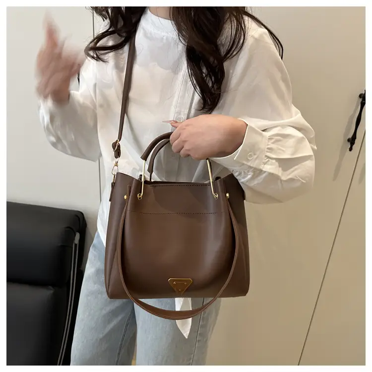Women's 2025 Spring New Tote Bags Brown White Black — feature 14