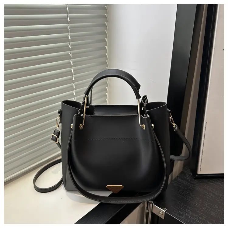 Women's 2025 Spring New Tote Bags Brown White Black — feature 37