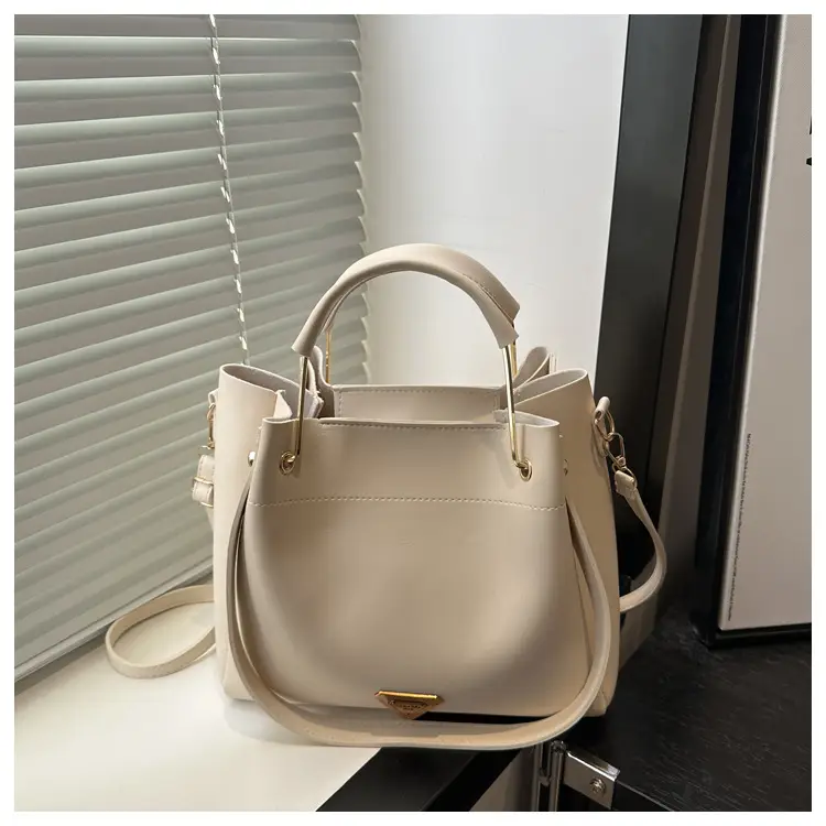 Women's 2025 Spring New Tote Bags Brown White Black — feature 38