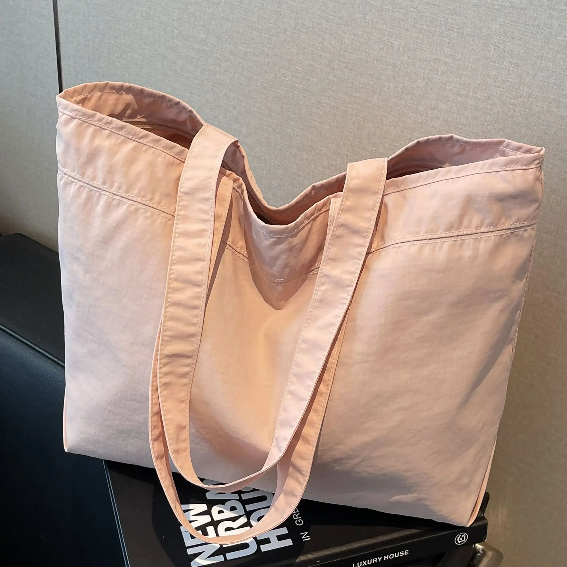 Large Capacity Canvas Women's Tan Tote Bag - Image 9
