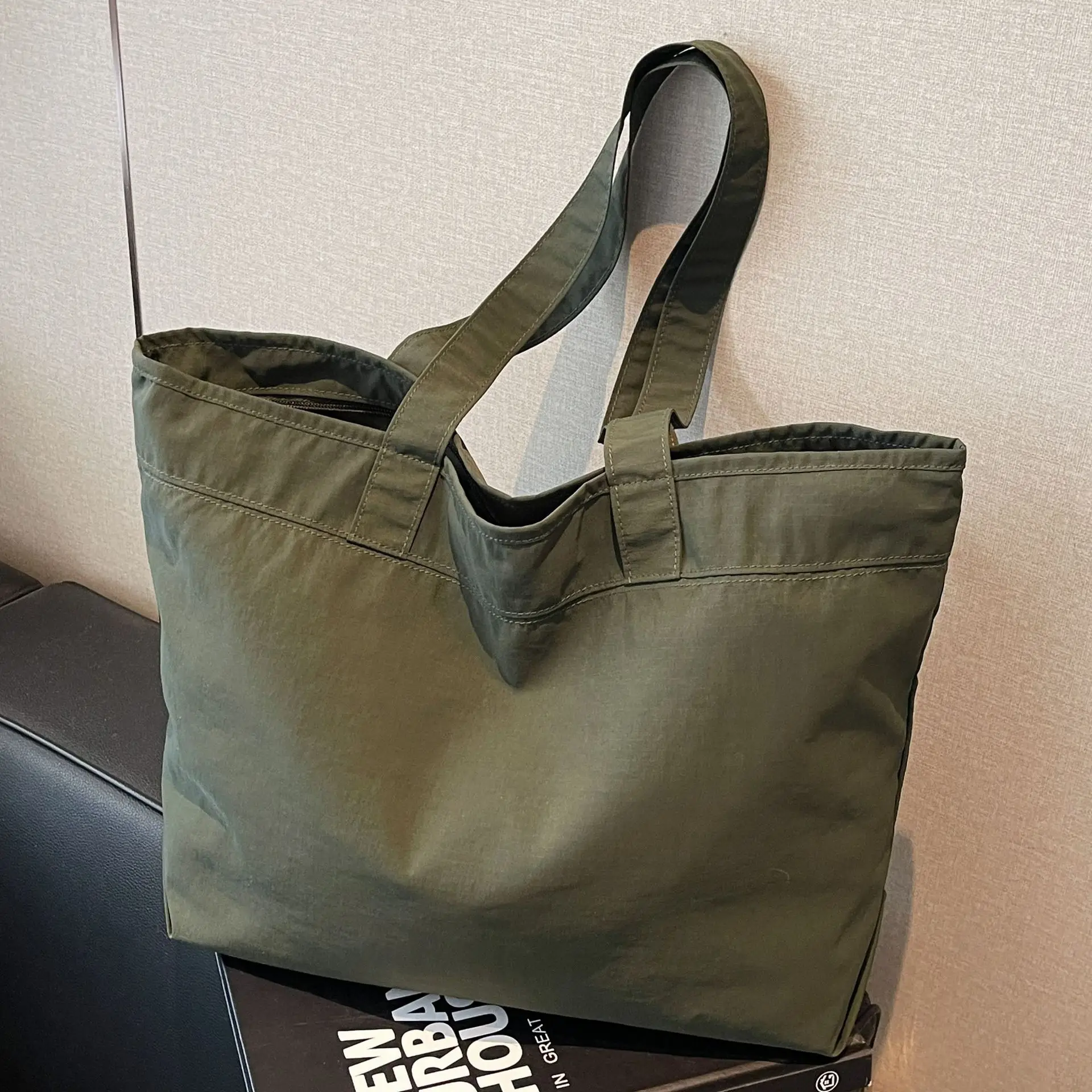 Large Capacity Canvas Women's Tan Tote Bag - Image 10