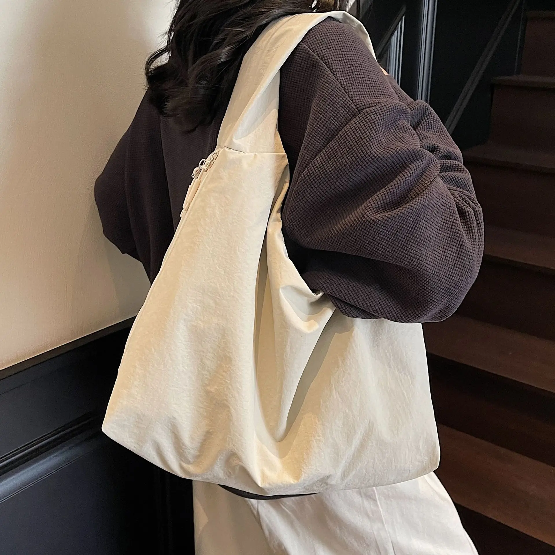 Women's Lightweight Zipper Tote Bag Cream Large Capacity - Image 6