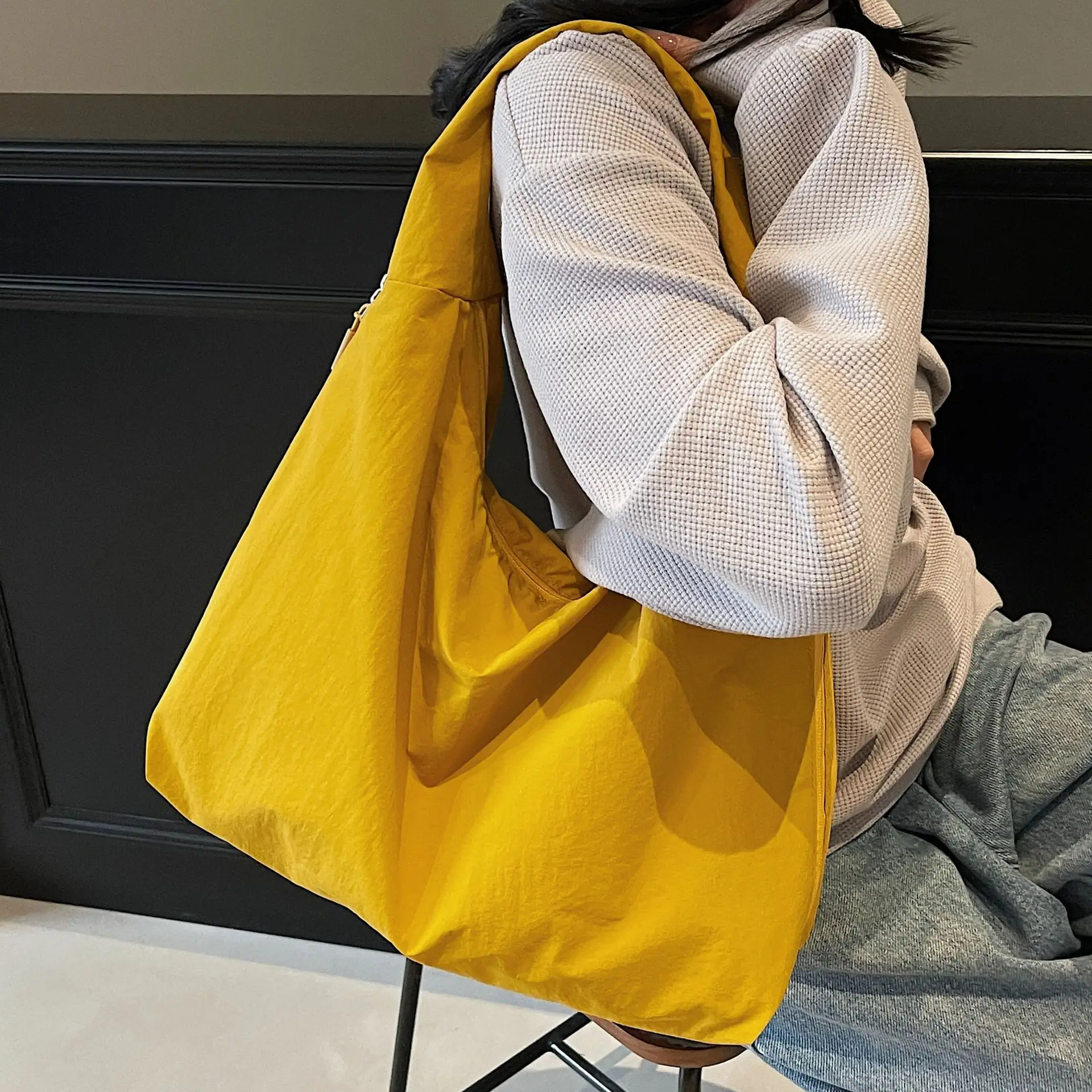 Women's Lightweight Zipper Tote Bag Cream Large Capacity - Image 8