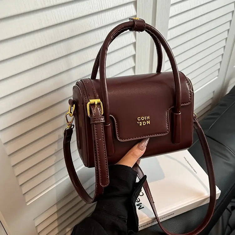 Women's Red Square Textured Shoulder Bag 2025 — feature 14