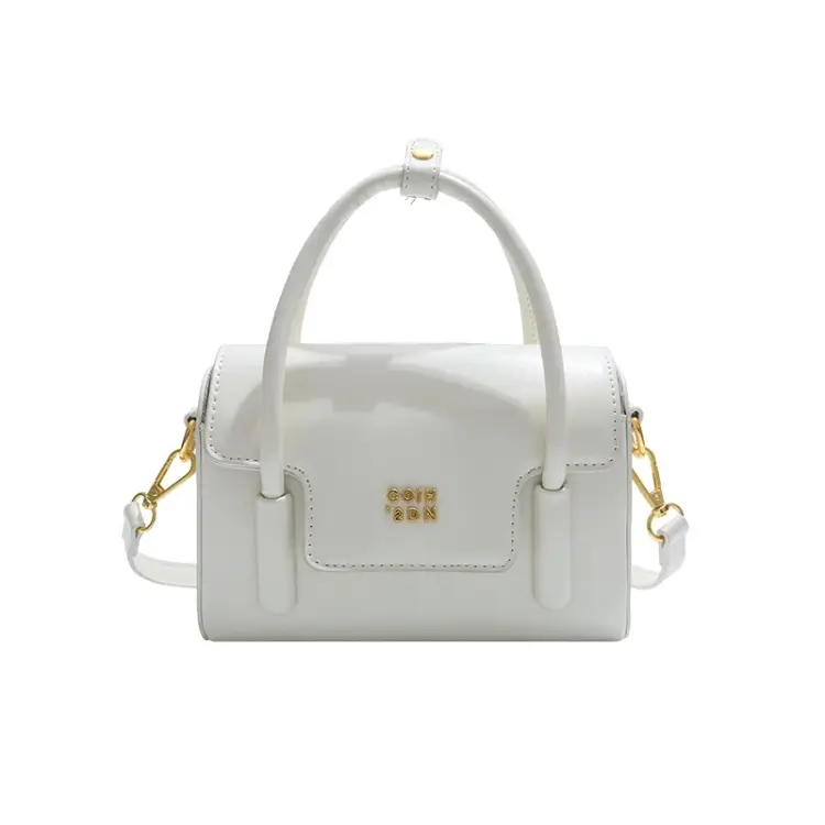 Women's Red Square Textured Shoulder Bag 2025 - Image 3