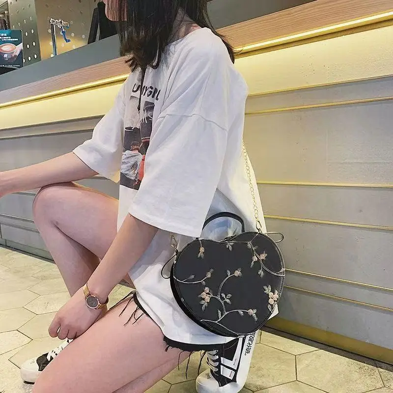 Small Floral Shoulder Bag White Black 2025 - Image 7