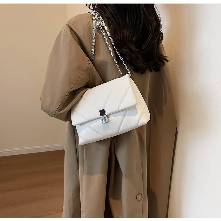 Black Chain Shoulder Bag for Women 2025 — feature 15