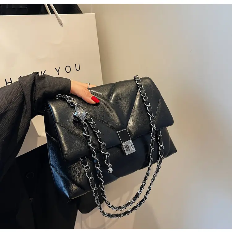 Black Chain Shoulder Bag for Women 2025 — feature 23
