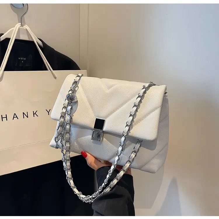 Black Chain Shoulder Bag for Women 2025 — feature 25