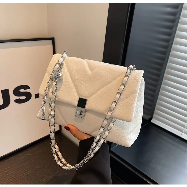 Black Chain Shoulder Bag for Women 2025 — feature 30