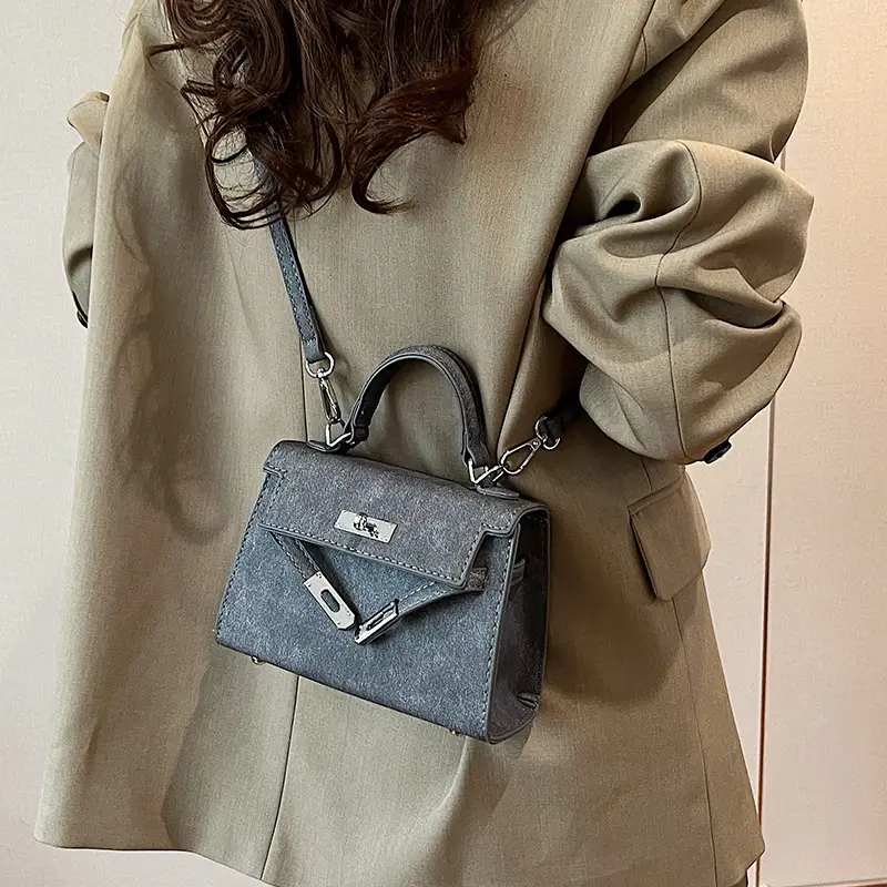 Vintage Grey Textured Kelly Shoulder Bag for Women 2026 - Image 8