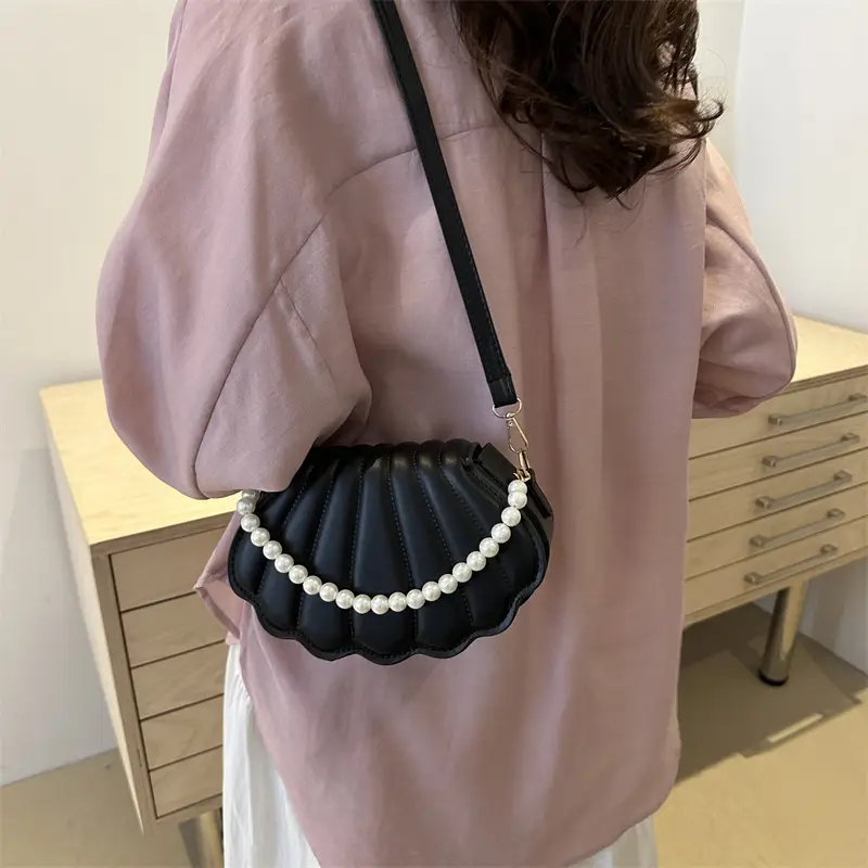 2024 Black Pearl Pearl Shell Shoulder Bag