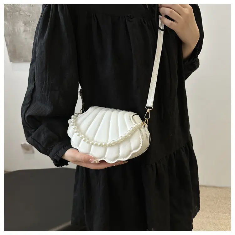 2024 Black Pearl Pearl Shell Shoulder Bag — feature 8
