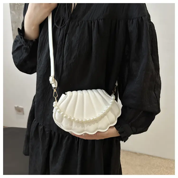 2024 Black Pearl Pearl Shell Shoulder Bag — feature 9