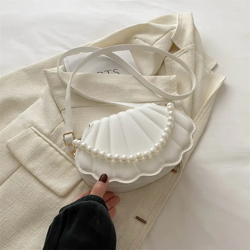 2024 Black Pearl Pearl Shell Shoulder Bag