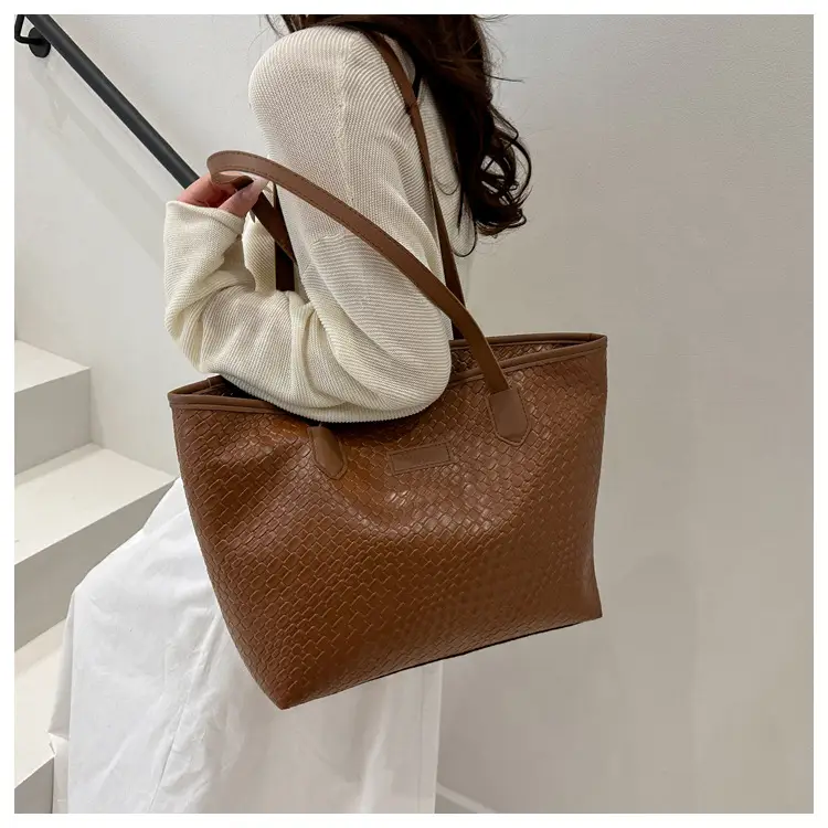 Women's Large Capacity Beige Textured Shoulder Bag — feature 10