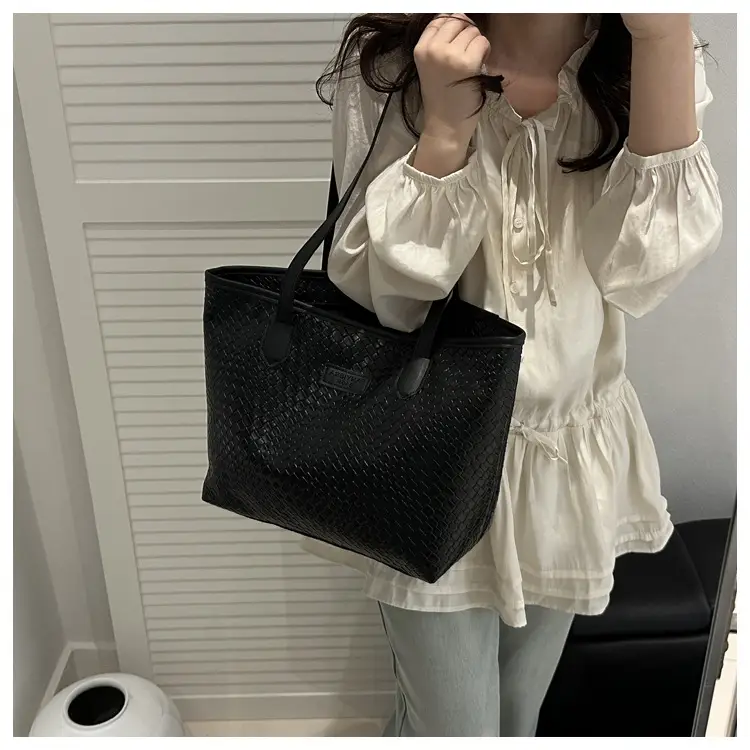 Women's Large Capacity Beige Textured Shoulder Bag — feature 14