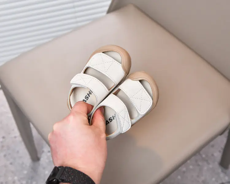 White Anti-Collision Toddler Sandals with Soft Sole — feature 17