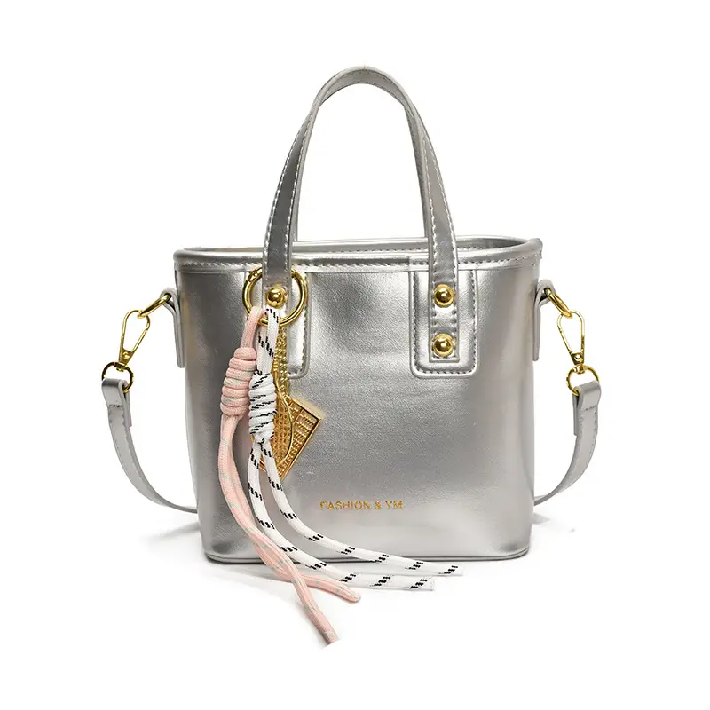 Women's White Leather Shoulder Bag with Gold Chain - Image 2