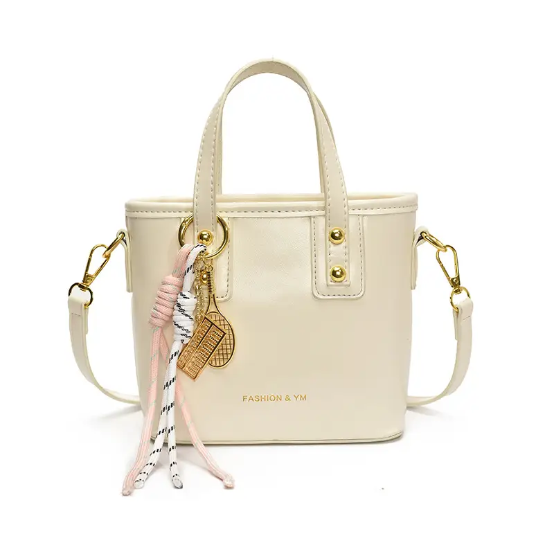 Women's White Leather Shoulder Bag with Gold Chain - Image 4