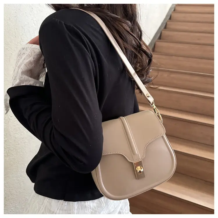 White Saddle Crossbody Bag for Women Spring Summer — feature 7