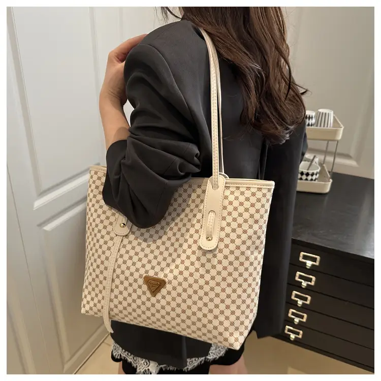 Women's Checkered Pattern Large Tote Bag Brown Leather — feature 14
