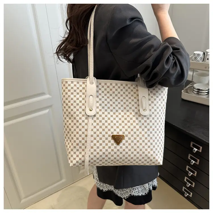 Women's Checkered Pattern Large Tote Bag Brown Leather — feature 17