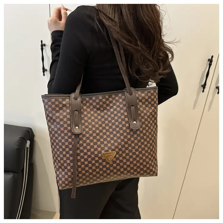 Women's Checkered Pattern Large Tote Bag Brown Leather — feature 23
