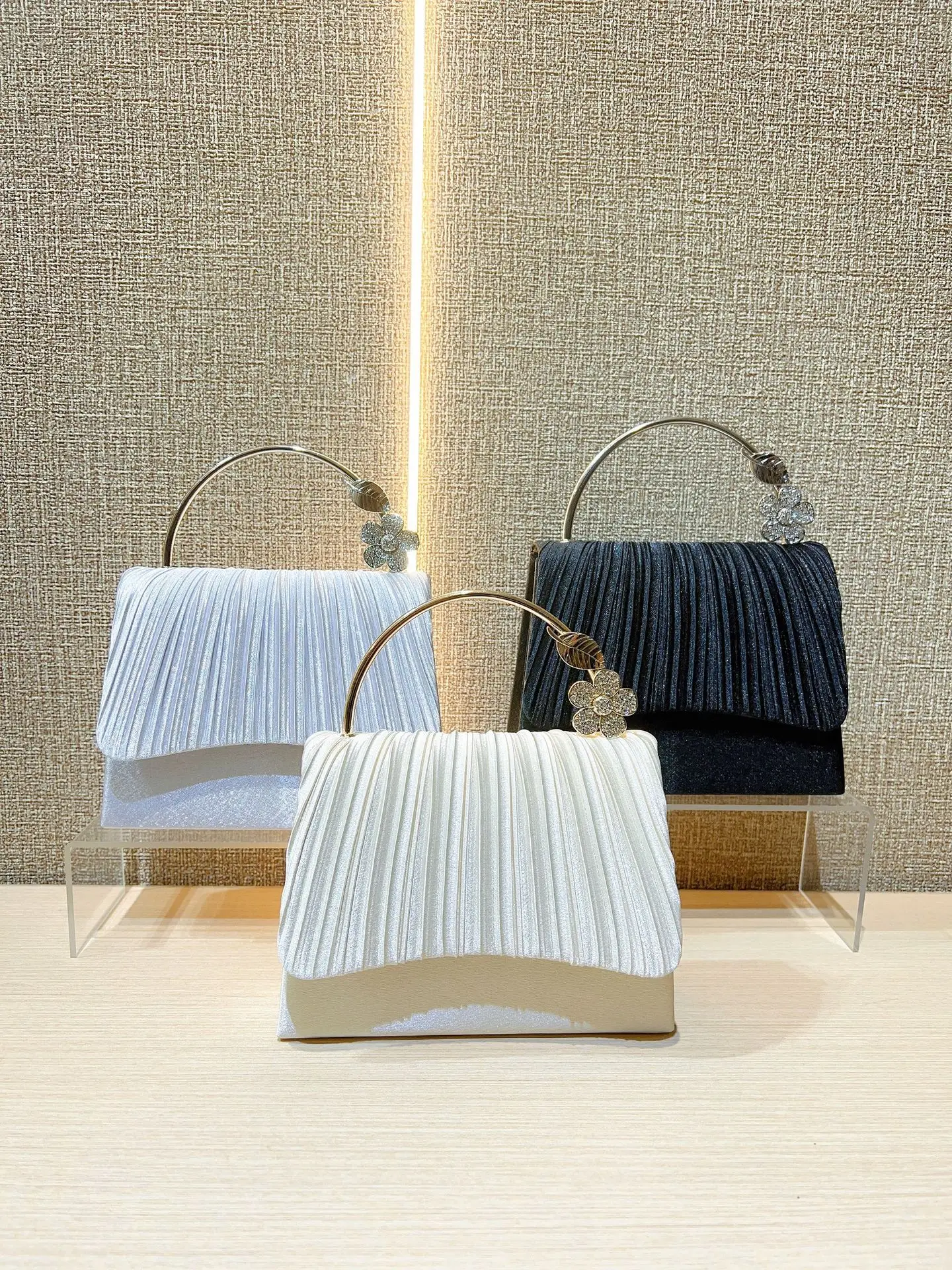 New Crossbody Luxury Clutch Bag with Pearl Handle - Image 7