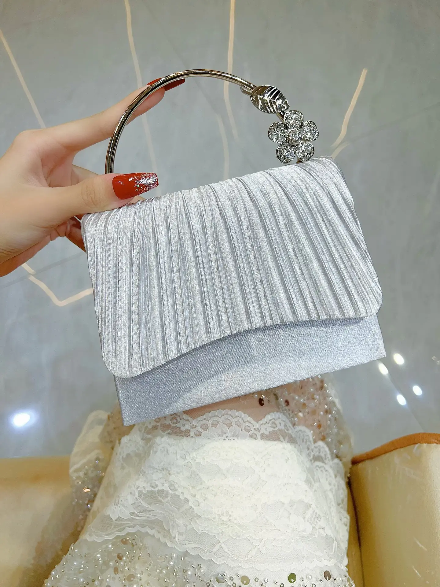 New Crossbody Luxury Clutch Bag with Pearl Handle — feature 8